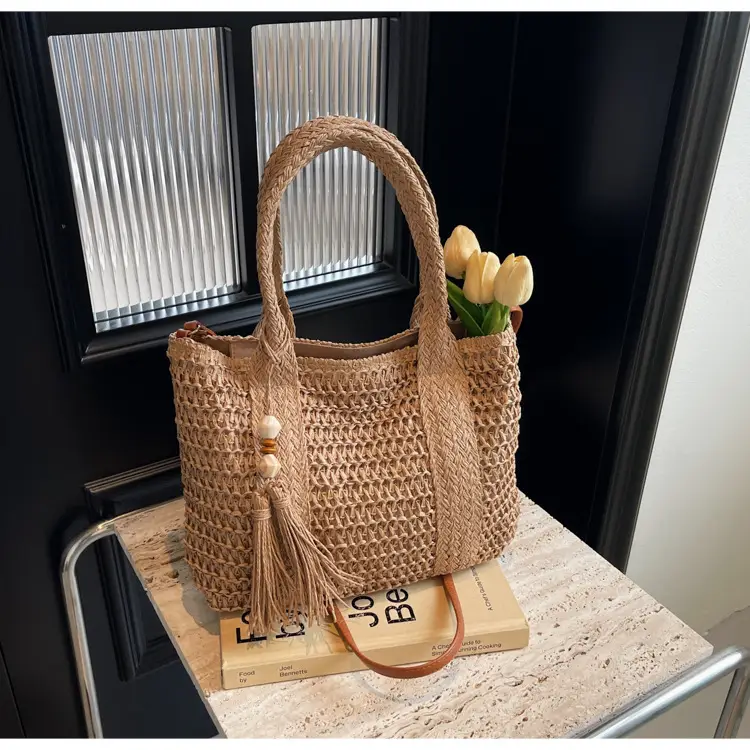 Women's Straw Woven Shoulder Bag Niche Design 2024 — feature 18