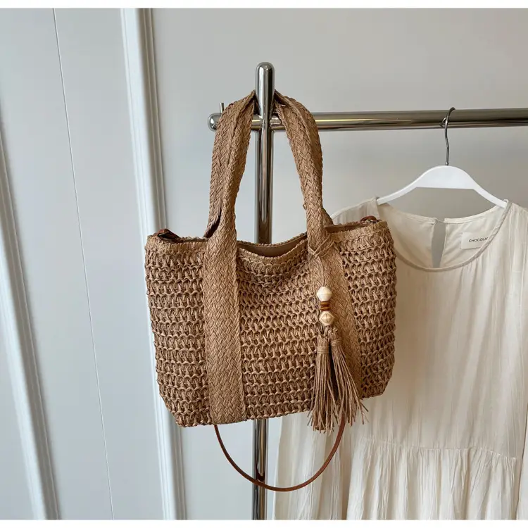Women's Straw Woven Shoulder Bag Niche Design 2024 — feature 21