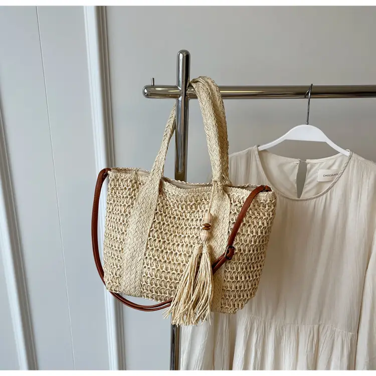 Women's Straw Woven Shoulder Bag Niche Design 2024 — feature 23