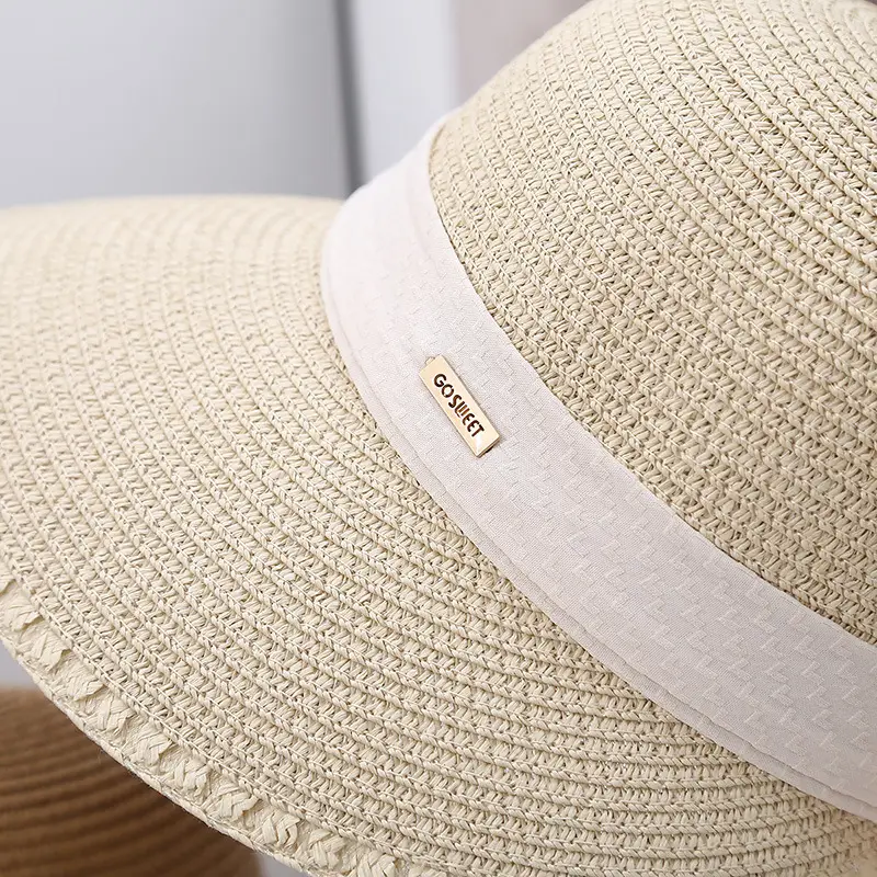 Wide-brimmed straw sunhat with lace bow for summer beach wear - Image 4