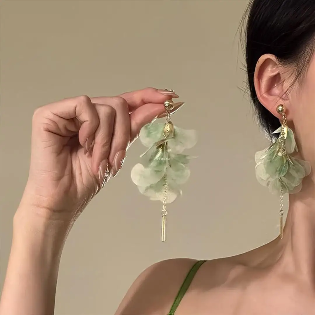 Seaside Style Super Fairy French Retro Shell Tassel Earrings High Sense Niche Design Elegant Extracts Vacation