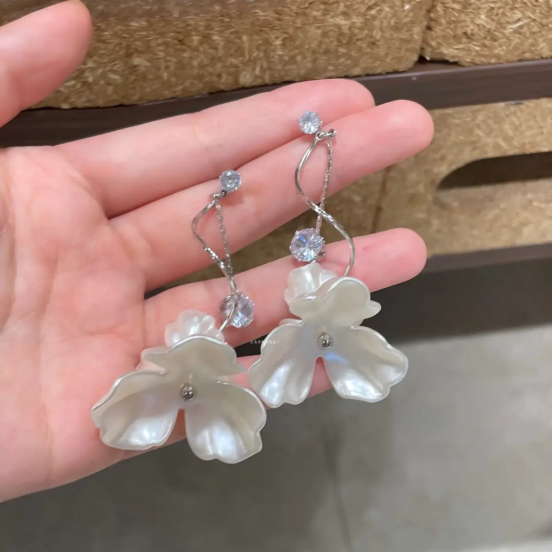 Seaside Style Super Fairy French Retro Shell Tassel Earrings High Sense Niche Design Elegant Extracts Vacation