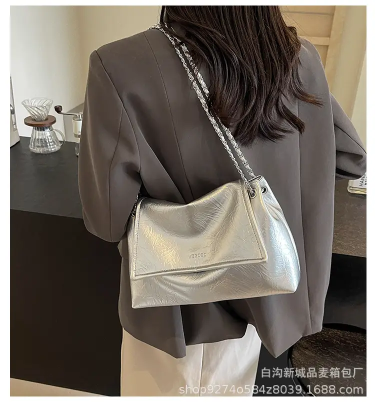 Women Chain Crossbody Bag Large Capacity Cream — feature 1