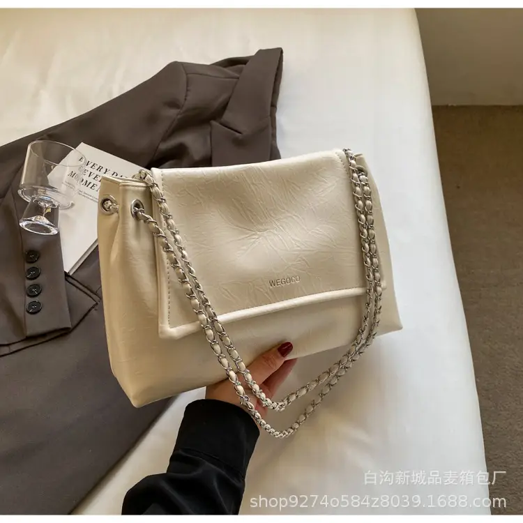 Women Chain Crossbody Bag Large Capacity Cream - Image 2