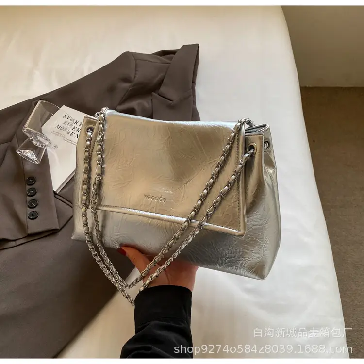 Women Chain Crossbody Bag Large Capacity Cream - Image 3