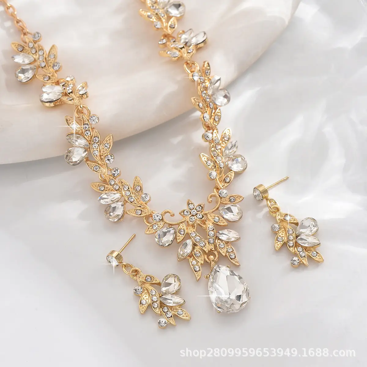 Bridal Gold Blue Crystal Collar Necklace Set Earrings — feature 6
