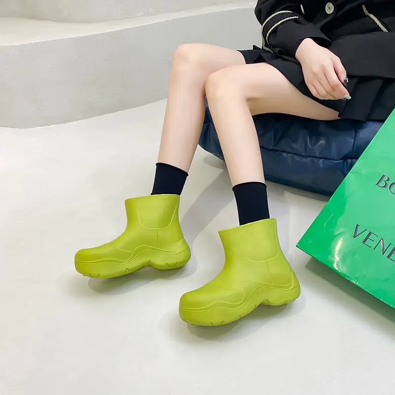 Internet Celebrity's Same Style Rain Boots, New Short Boots, Lightweight Thick-Soled Rubber Shoes for Students in Rainy Days, Waterproof, Non-Slip, Wear-Resistant Outdoor Water Shoes