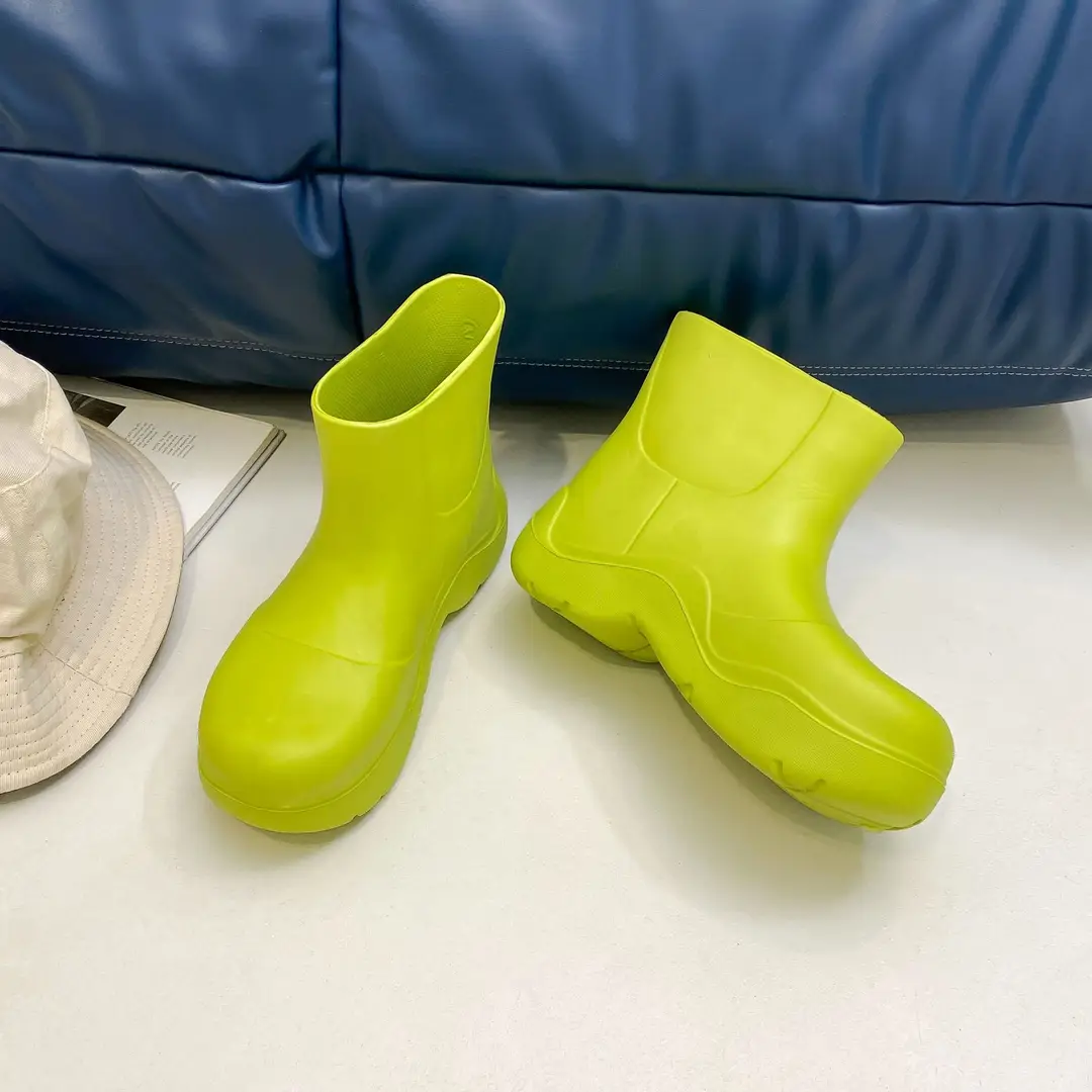 Internet Celebrity's Same Style Rain Boots, New Short Boots, Lightweight Thick-Soled Rubber Shoes for Students in Rainy Days, Waterproof, Non-Slip, Wear-Resistant Outdoor Water Shoes