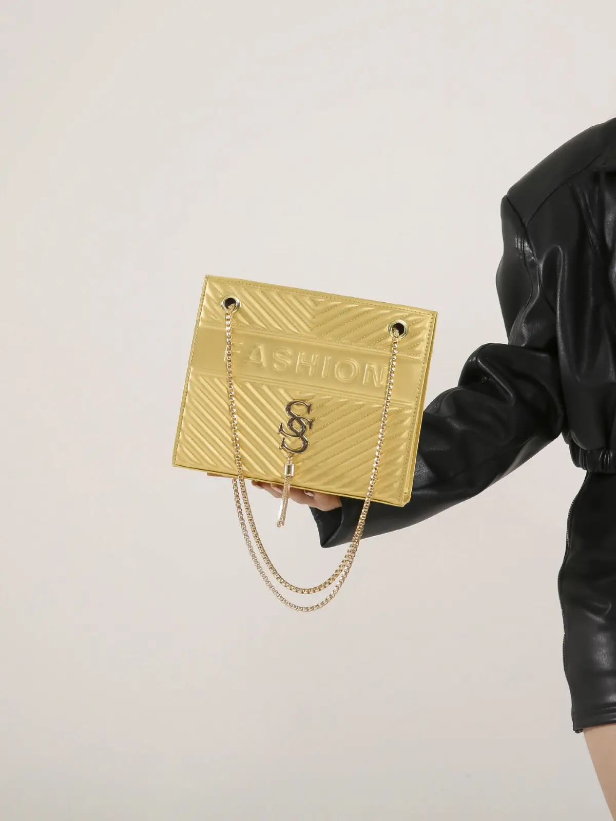 Elegant Gold Chain Crossbody Bag for Women 2024 - Image 8