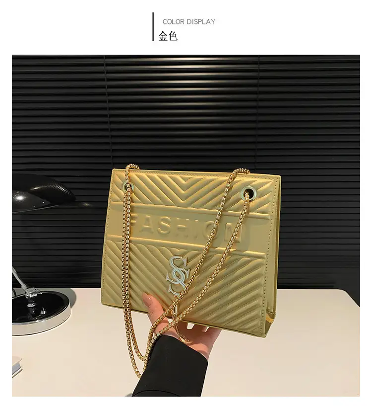 Elegant Gold Chain Crossbody Bag for Women 2024 — feature 13