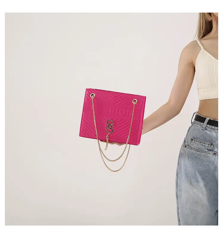 Elegant Gold Chain Crossbody Bag for Women 2024 — feature 34