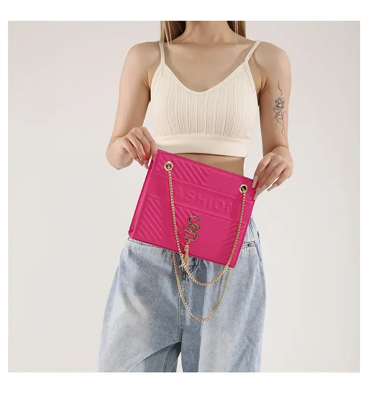 Elegant Gold Chain Crossbody Bag for Women 2024 — feature 35