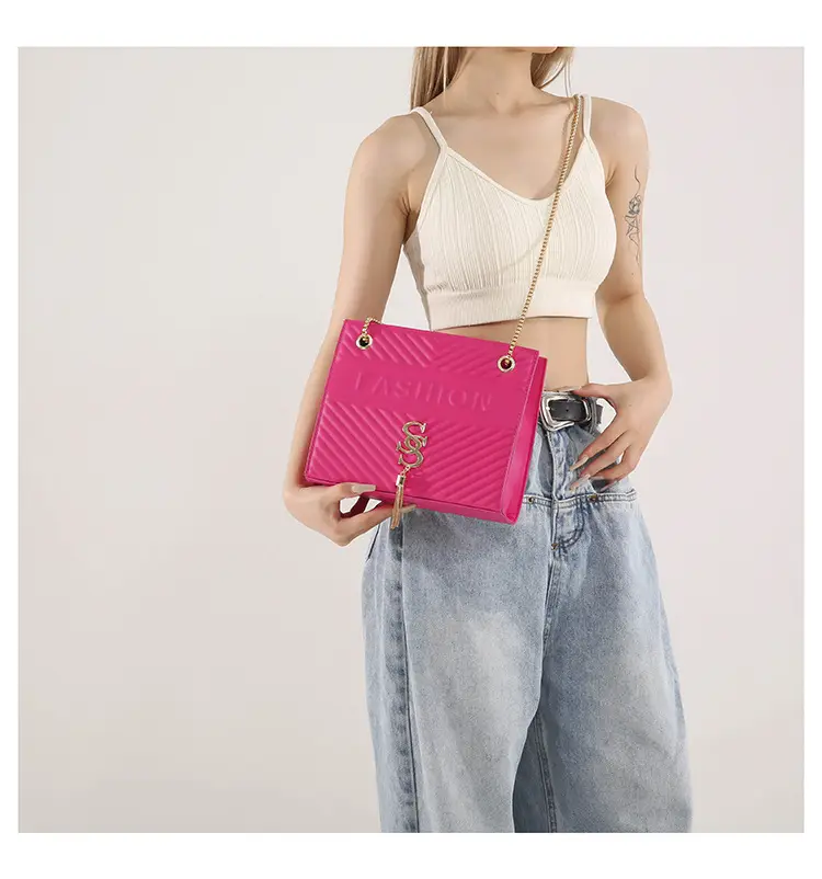 Elegant Gold Chain Crossbody Bag for Women 2024 — feature 39