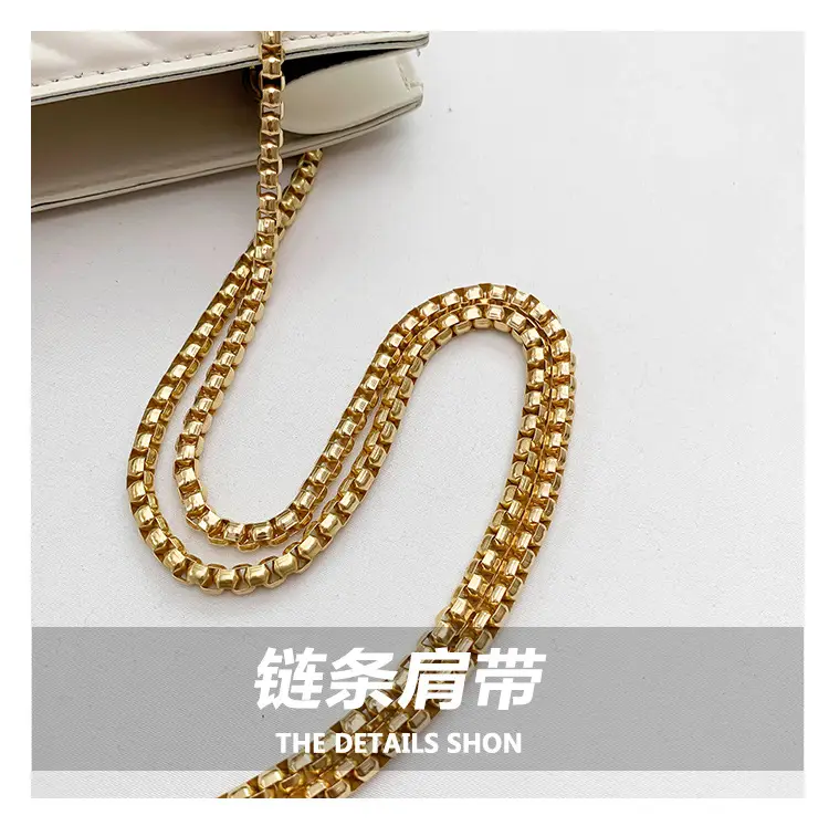 Elegant Gold Chain Crossbody Bag for Women 2024 — feature 4
