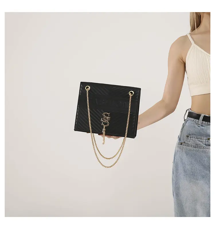 Elegant Gold Chain Crossbody Bag for Women 2024 — feature 40