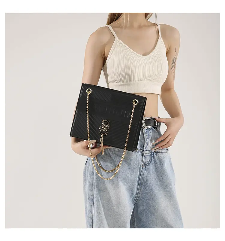 Elegant Gold Chain Crossbody Bag for Women 2024 — feature 41