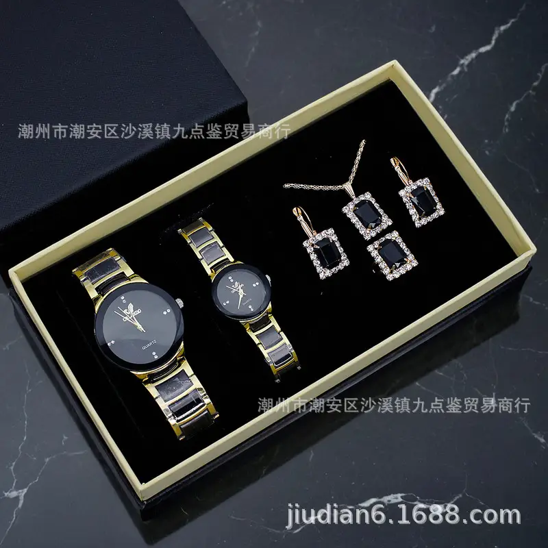 Couple Quartz Watches Gold Blue Bracelet Box