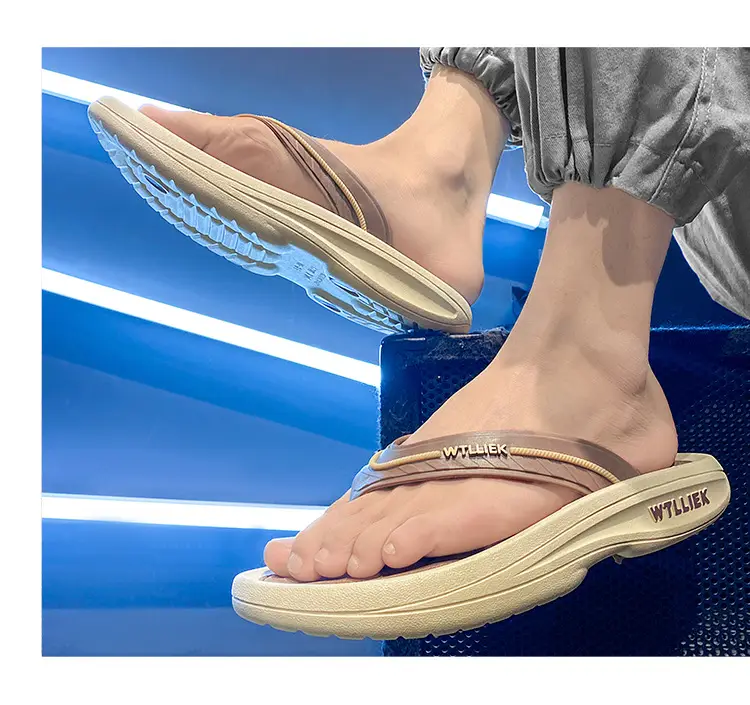 Cool Outdoor Flip-Flops for Men, Summer Beach Shoes with a Soft Feel, Wear-Resistant and Non-Slip, High-End Flip-Flops — feature 14