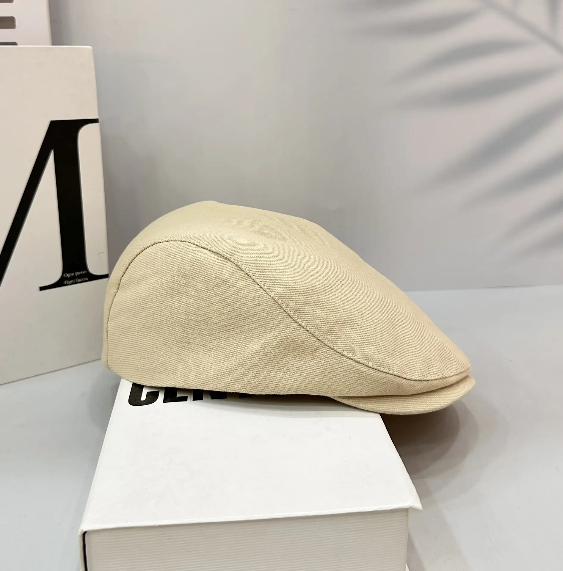 British Style Vintage Newsboy Hat for Men Beige — feature 8