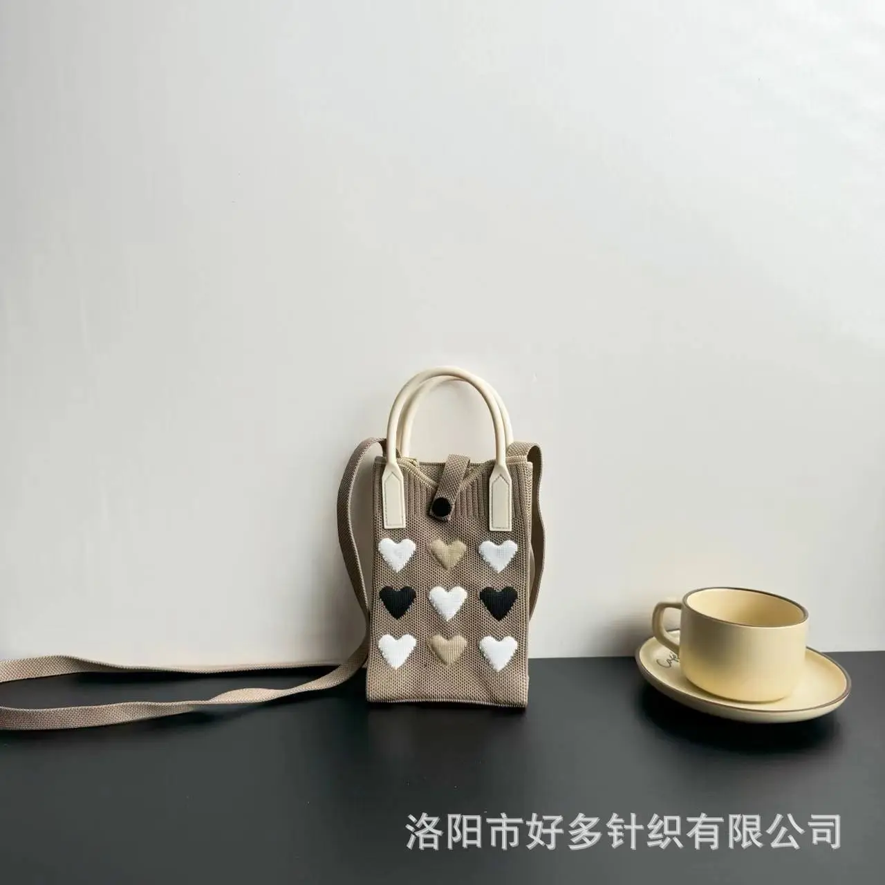 Love-Themed Knitted Phone Bag Korean Style 2024 - Image 33