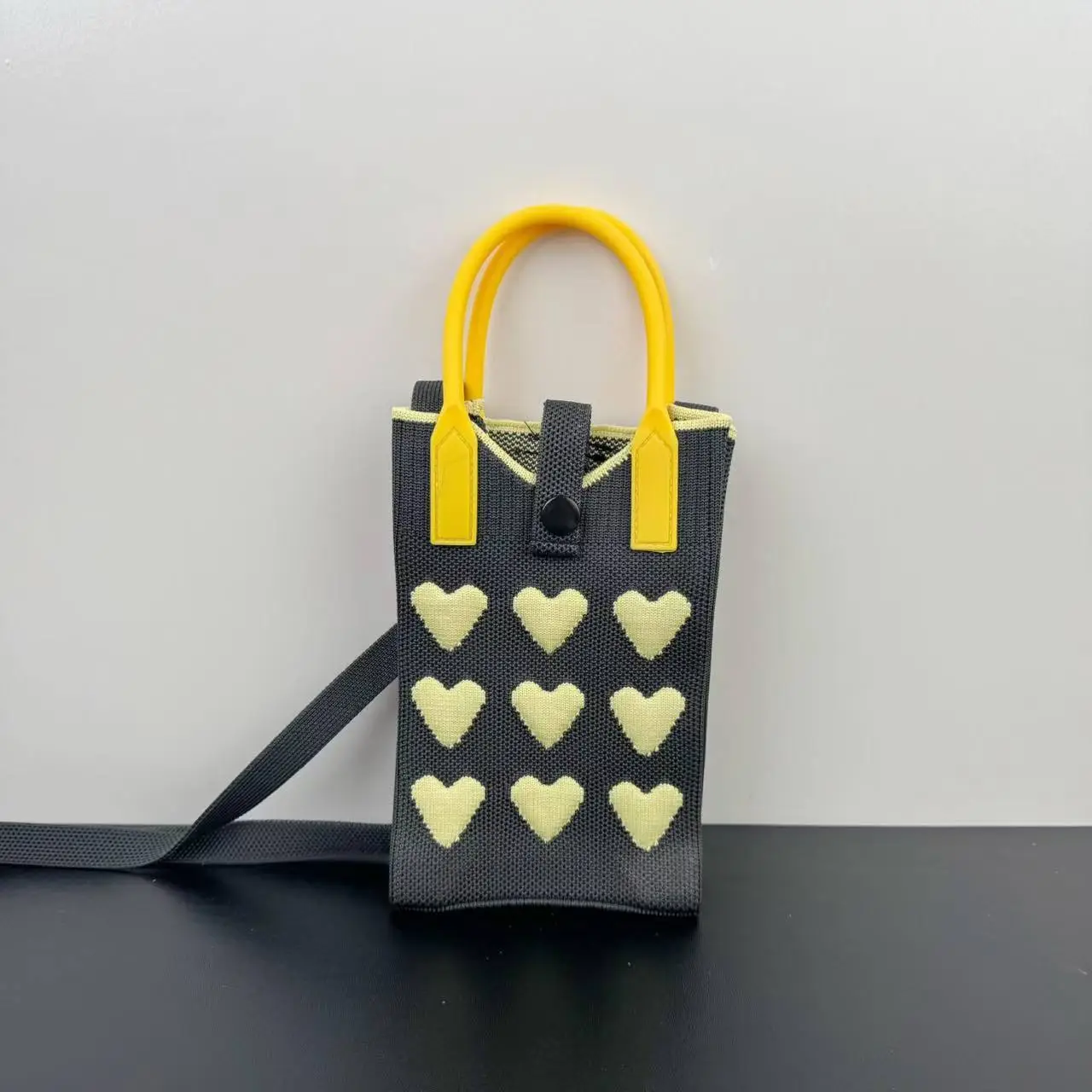 Love-Themed Knitted Phone Bag Korean Style 2024 - Image 34