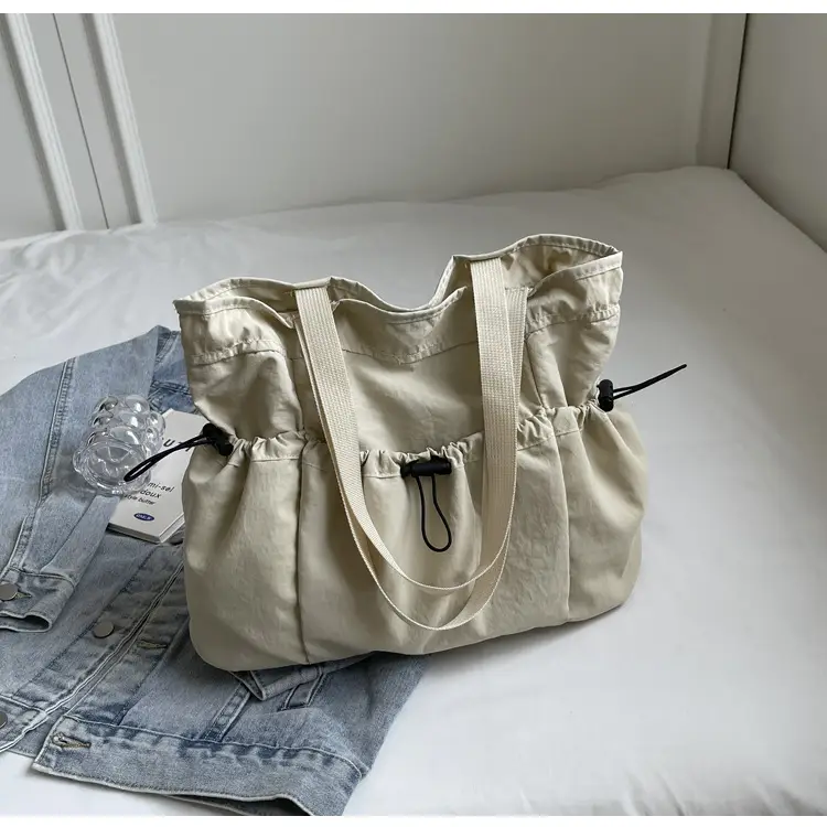 Women Lightweight Large Capacity Shoulder Bag 2026 — feature 32