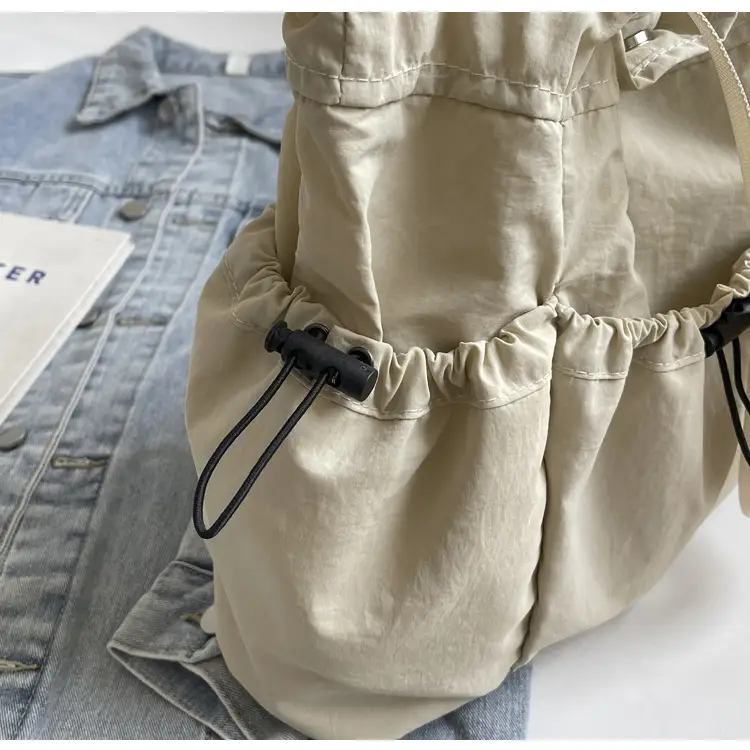 Women Lightweight Large Capacity Shoulder Bag 2026 — feature 35