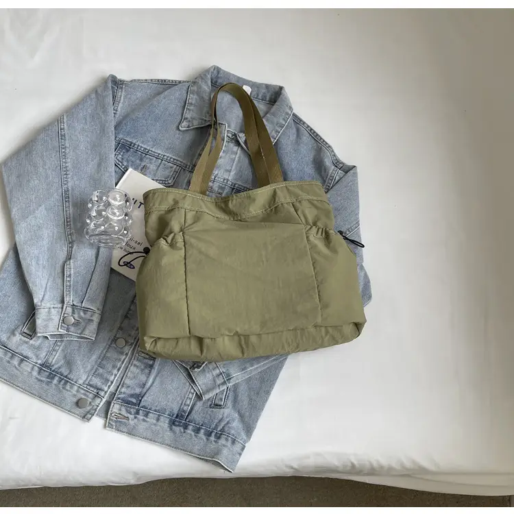 Women Lightweight Large Capacity Shoulder Bag 2026 — feature 42