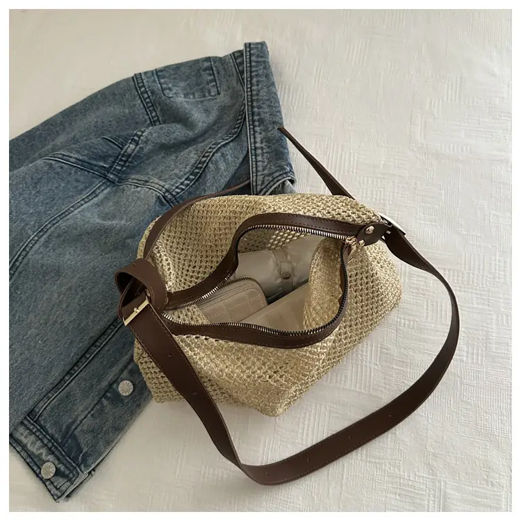 Hand-Woven Straw Shoulder Bag for Women 2026 - Image 4