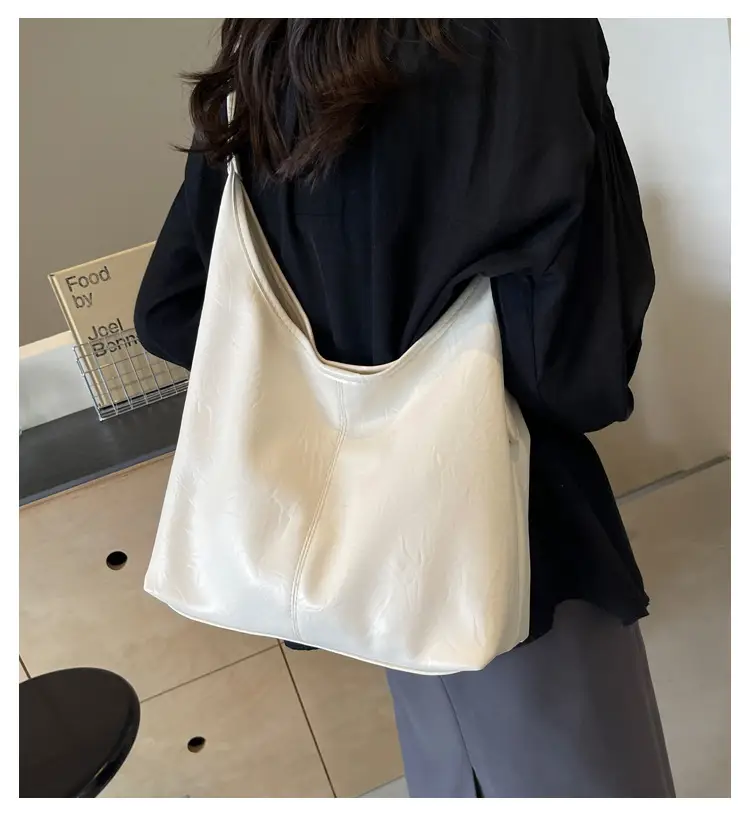 Black Leather Shoulder Bag for Women 2024 — feature 1
