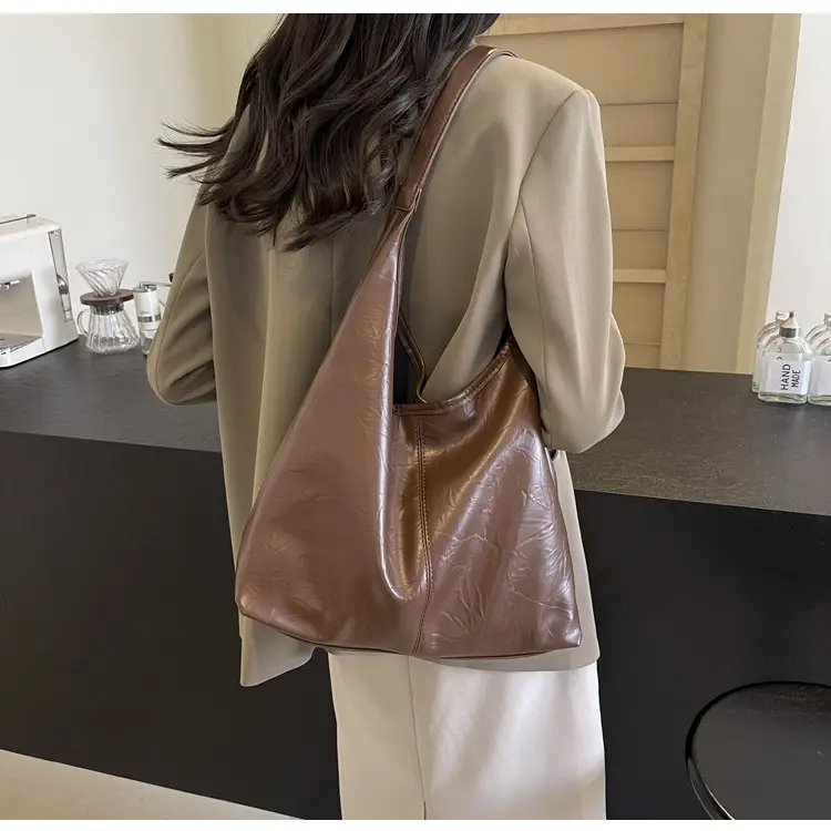 Black Leather Shoulder Bag for Women 2024 — feature 22