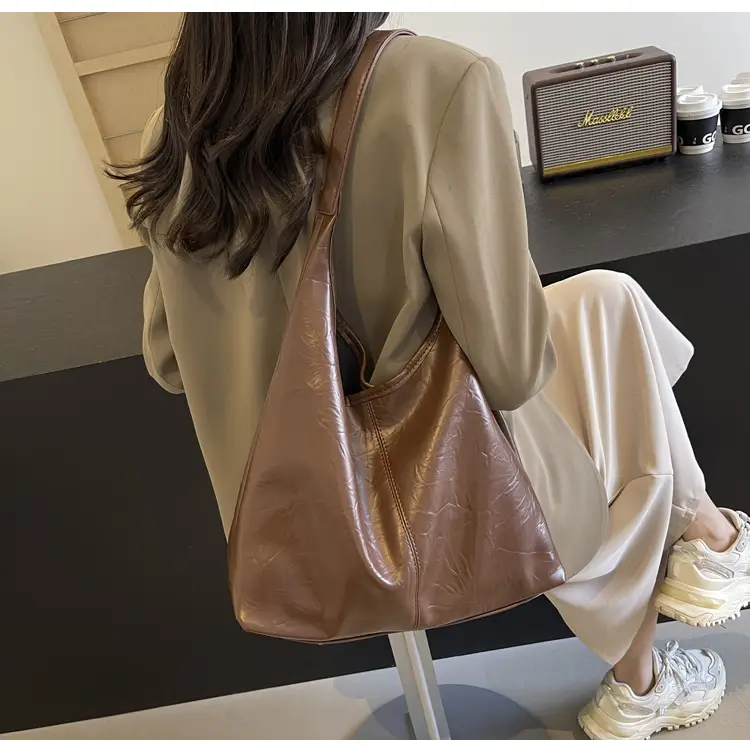 Black Leather Shoulder Bag for Women 2024 — feature 23