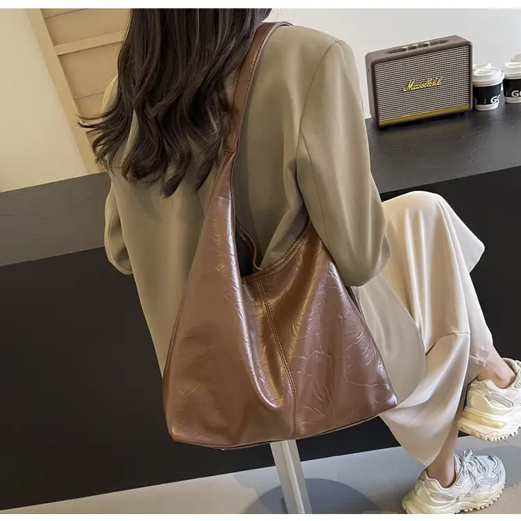 Black Leather Shoulder Bag for Women 2024 — feature 24