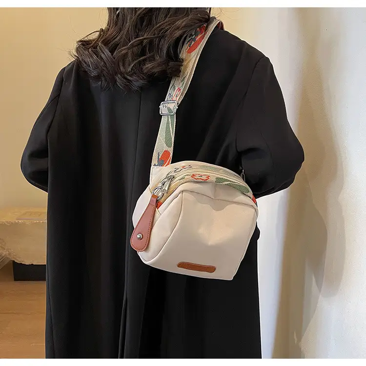Women's Oxford Cloth Shoulder Crossbody Bag Beige Large Capacity — feature 13