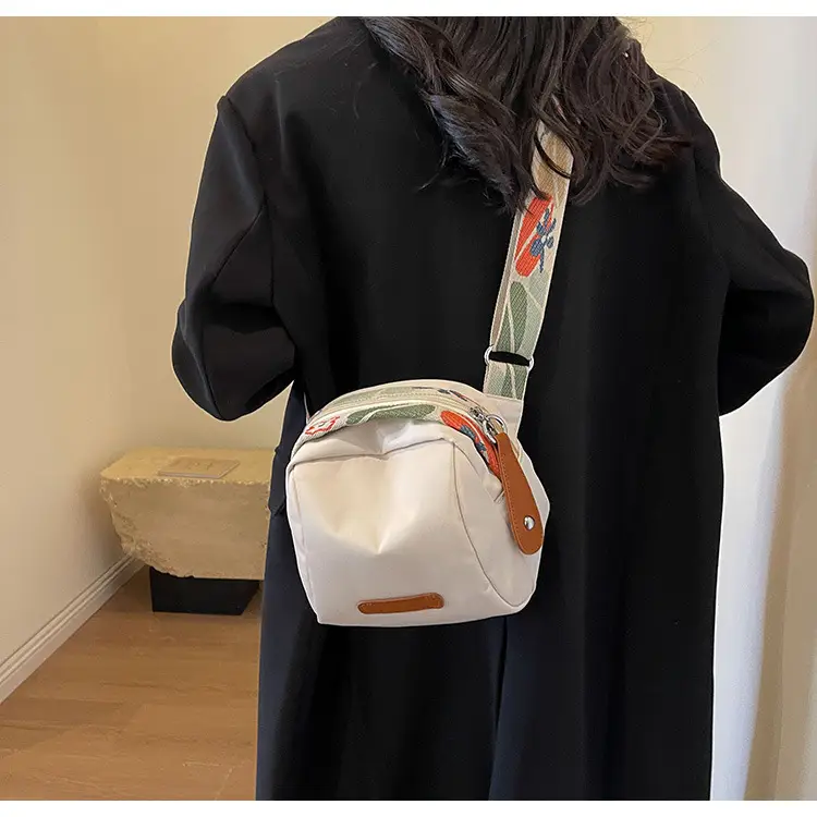 Women's Oxford Cloth Shoulder Crossbody Bag Beige Large Capacity — feature 17