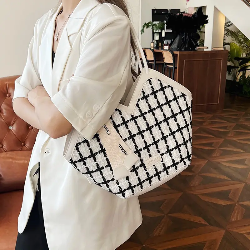 European American Fashion Women's Plaid Silk Tote Bag Large Capacity - Image 4