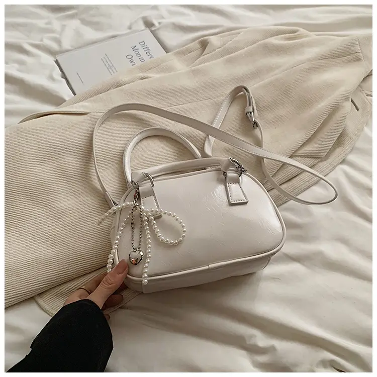 Silver Pearl Tassel Shoulder Bag for Women 2024 — feature 17