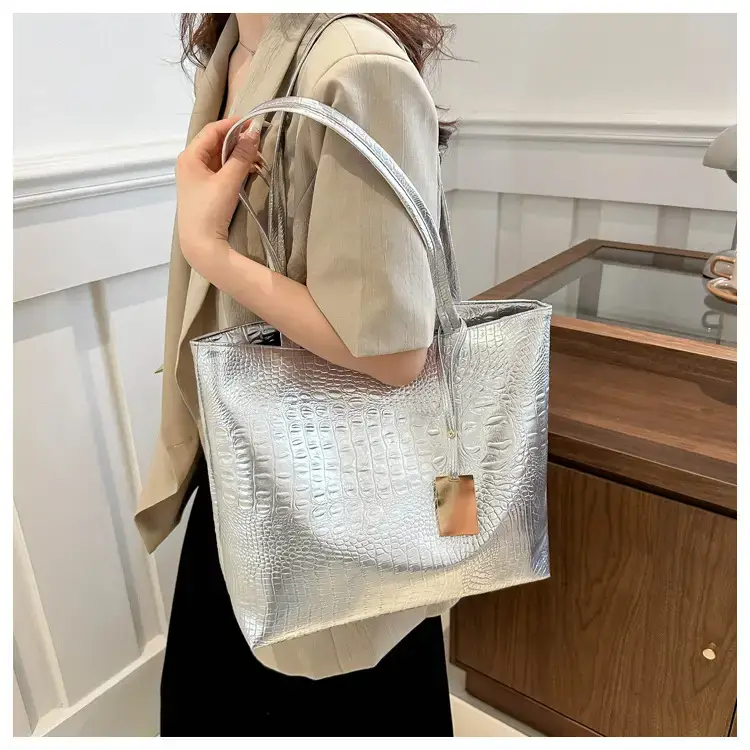Silver Croc Embroidered Shoulder Bag for Women 2025 — feature 11