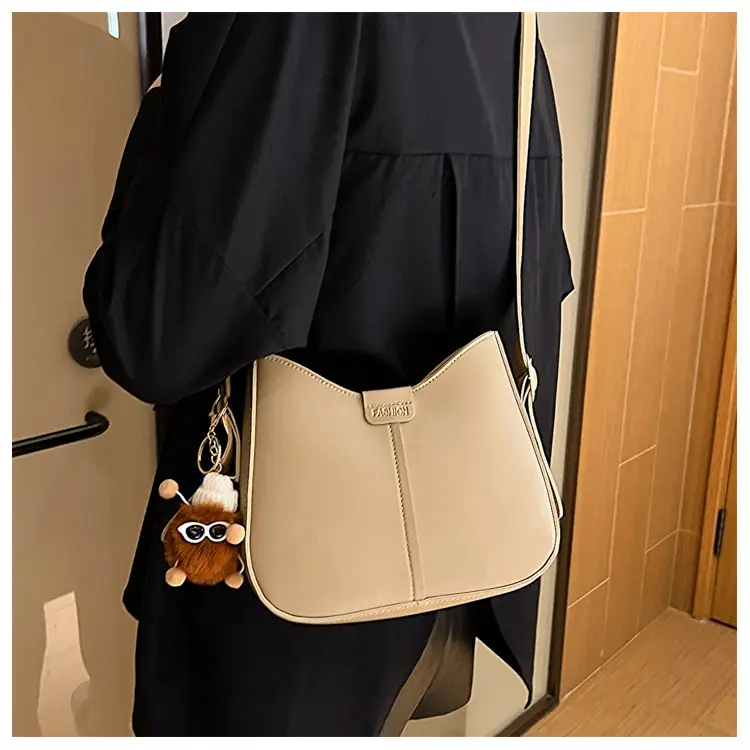 Vintage Black Leather Shoulder Bag for Women 2024 — feature 29