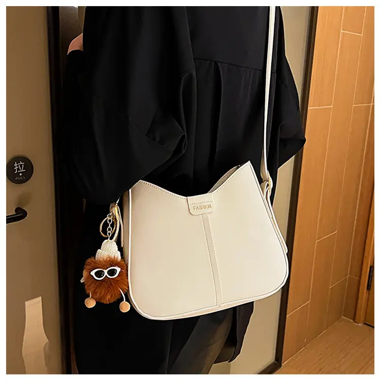 Vintage Black Leather Shoulder Bag for Women 2024 — feature 30