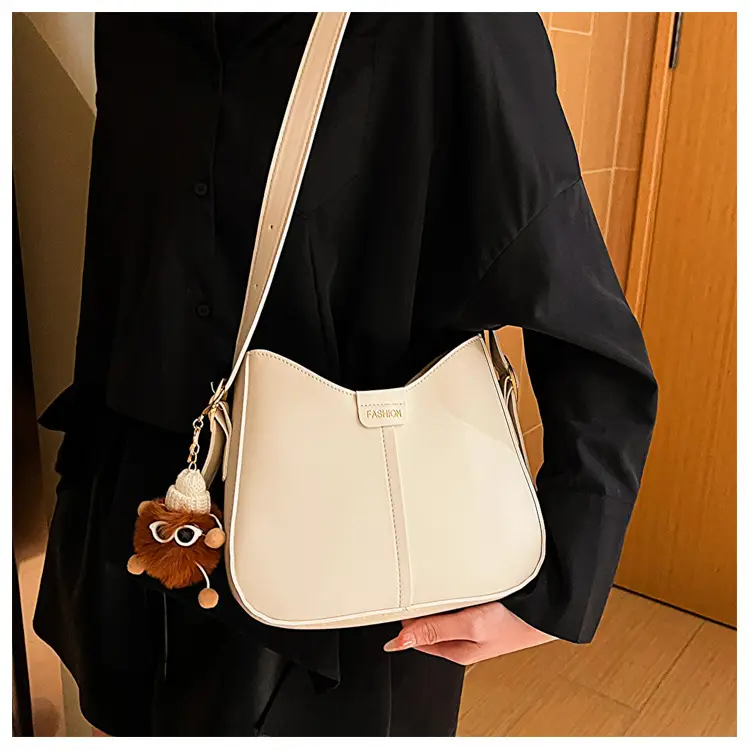 Vintage Black Leather Shoulder Bag for Women 2024 — feature 32