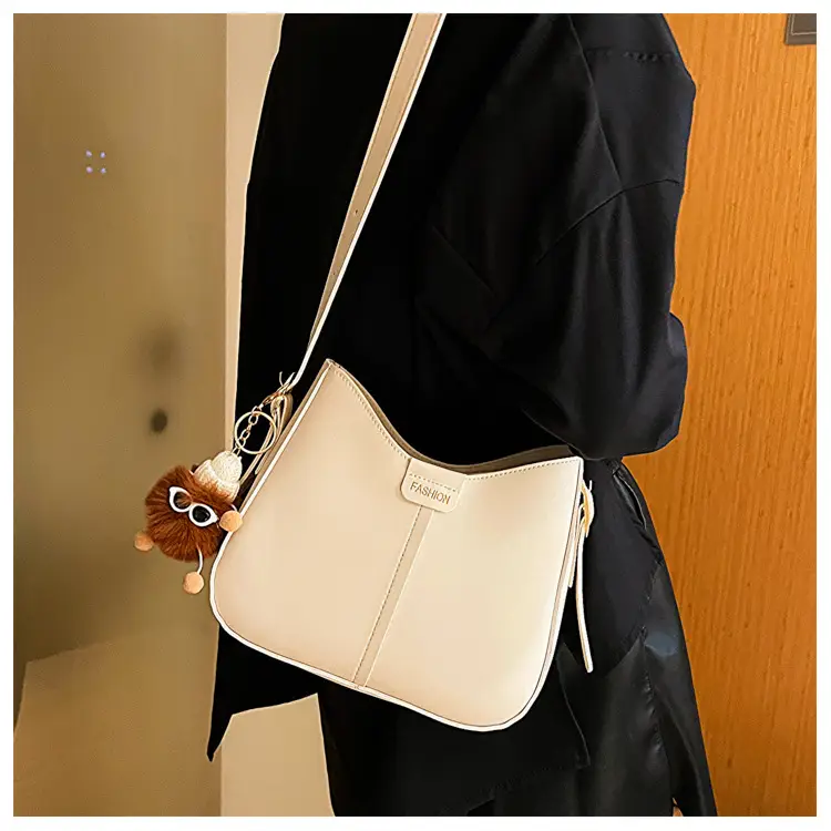 Vintage Black Leather Shoulder Bag for Women 2024 — feature 33