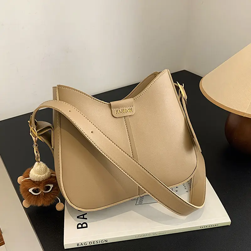 Vintage Black Leather Shoulder Bag for Women 2024 - Image 3