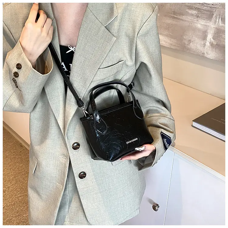 Black Oil Leather Shoulder Crossbody Bag for Women — feature 15