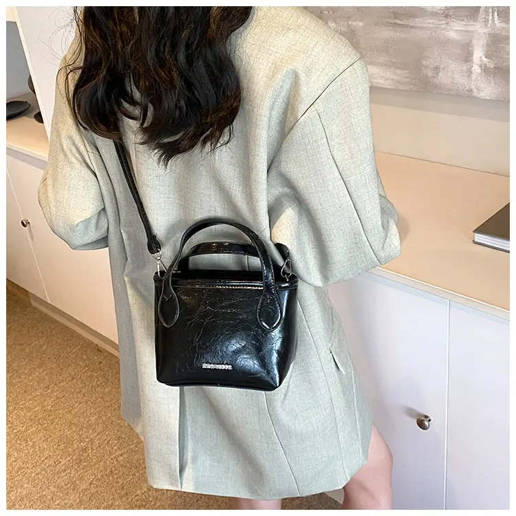 Black Oil Leather Shoulder Crossbody Bag for Women — feature 17