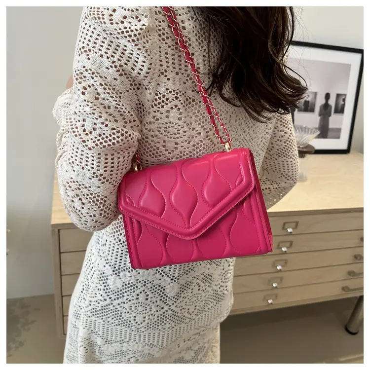 Women's Pink Quilted Chain Shoulder Bag 2024 - Image 7