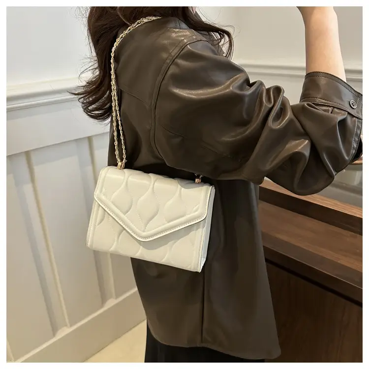 Women's Pink Quilted Chain Shoulder Bag 2024 — feature 10