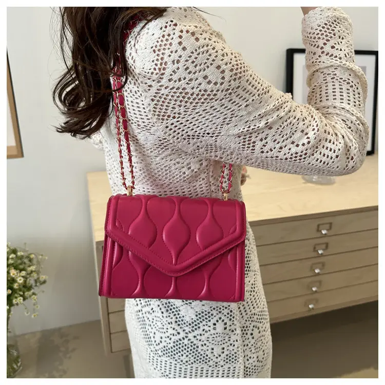 Women's Pink Quilted Chain Shoulder Bag 2024 — feature 14