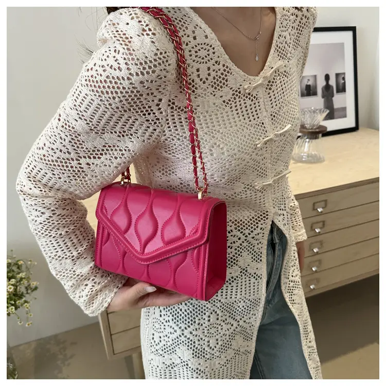 Women's Pink Quilted Chain Shoulder Bag 2024 — feature 15