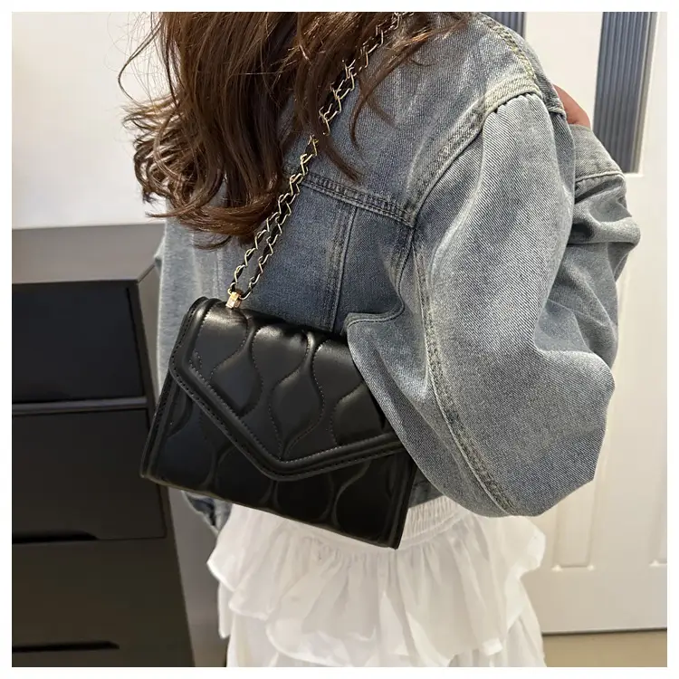 Women's Pink Quilted Chain Shoulder Bag 2024 — feature 23